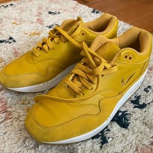 Yellow Nike air max 1 size 8